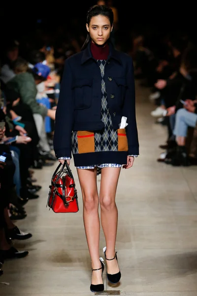 Look 17